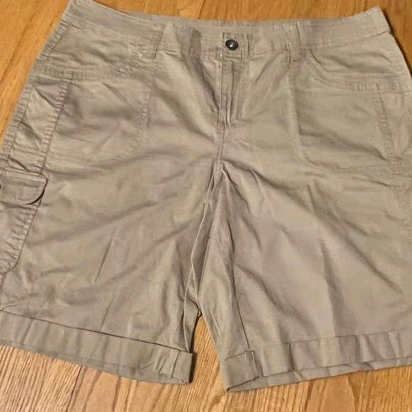 Faded Glory Pants - Faded Glory Women's Beige Cargo Shorts